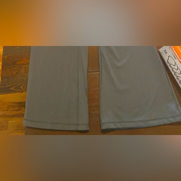 Aeropostale women’s flare leggings - Picture 3 of 5